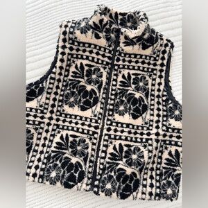 Cider Black and Cream Floral Sherpa Vest